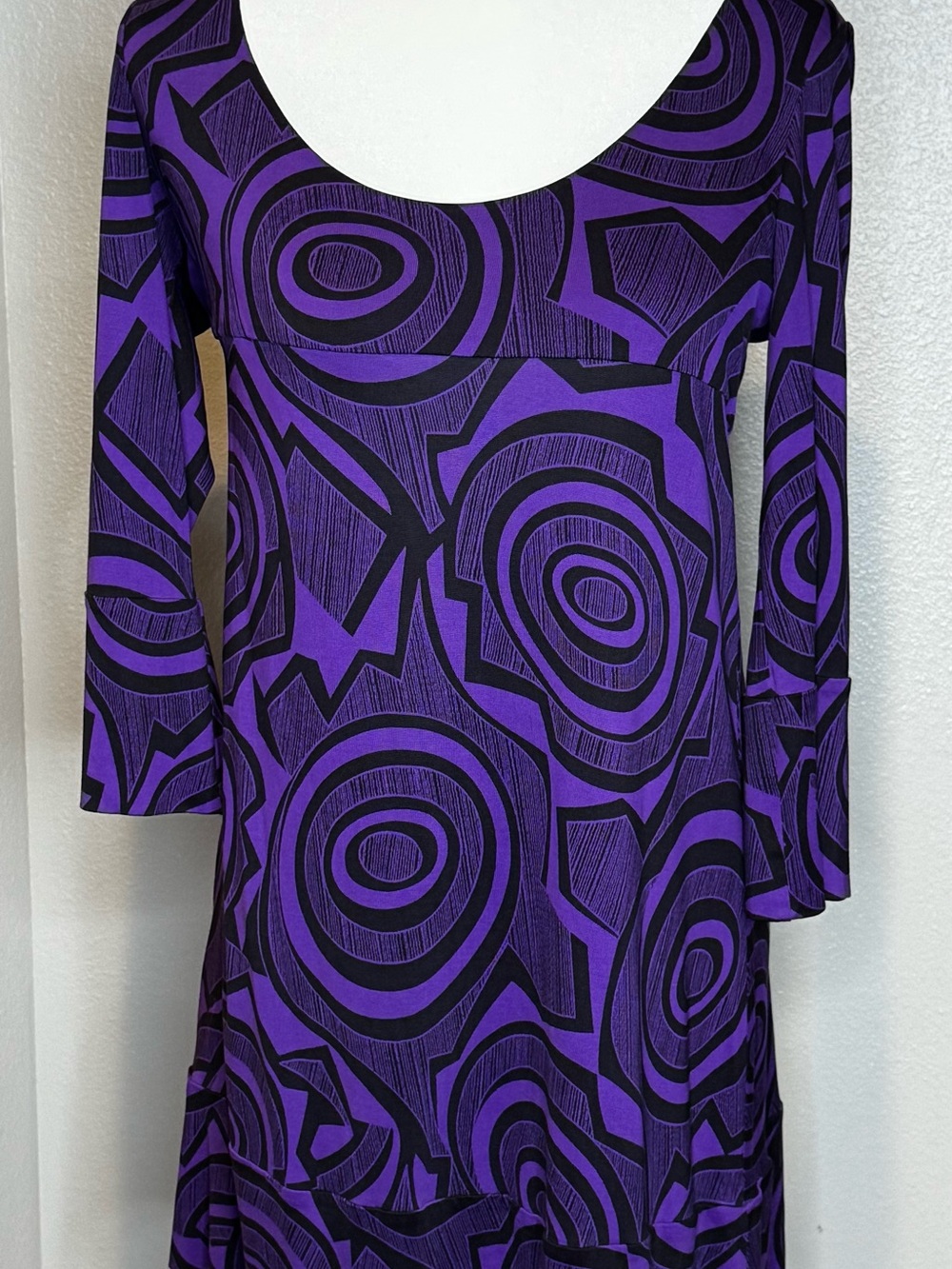 100% Silk Diane von Furstenberg Retro-Inspired Purple & Black Dress